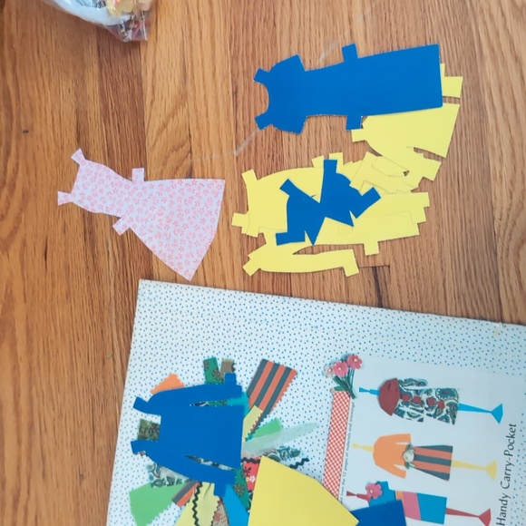 Winnie - Paper Doll - Picture 7 of 8